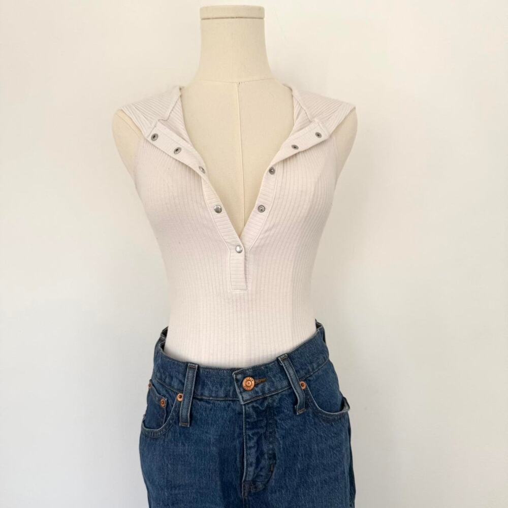 HOODED RIBBED BUTTON-UP BODYSUIT